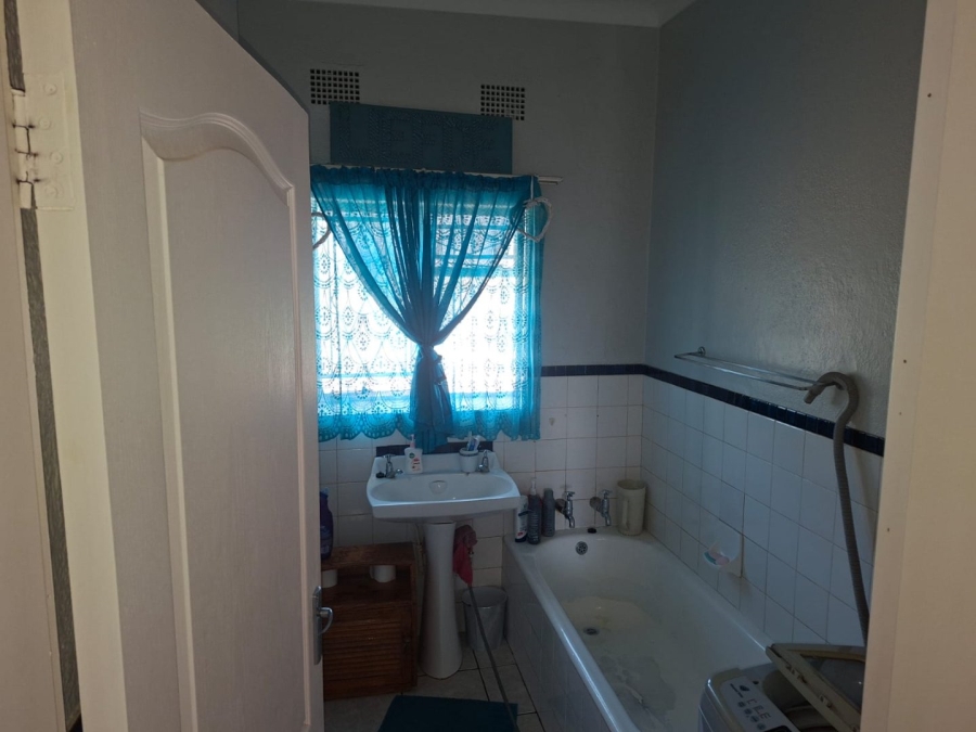 To Let 2 Bedroom Property for Rent in Meiringspark North West